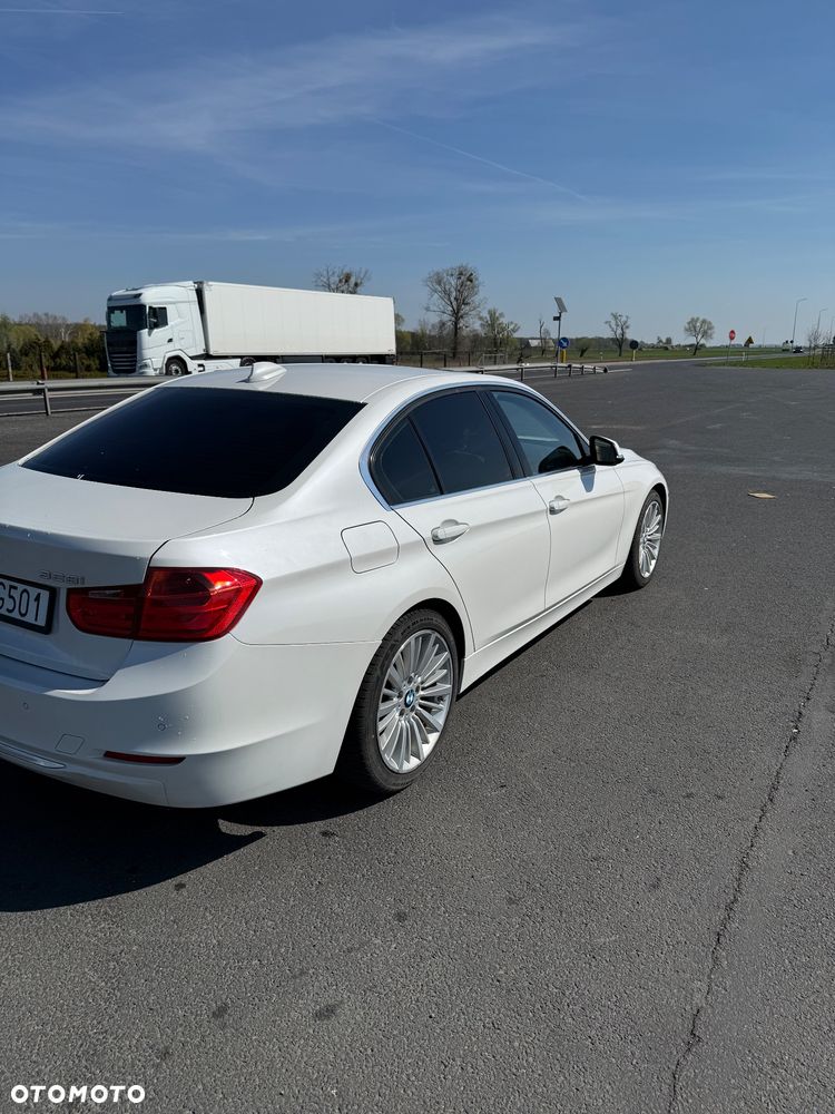 BMW Seria 3 328i Sport-Aut Luxury Line - 4