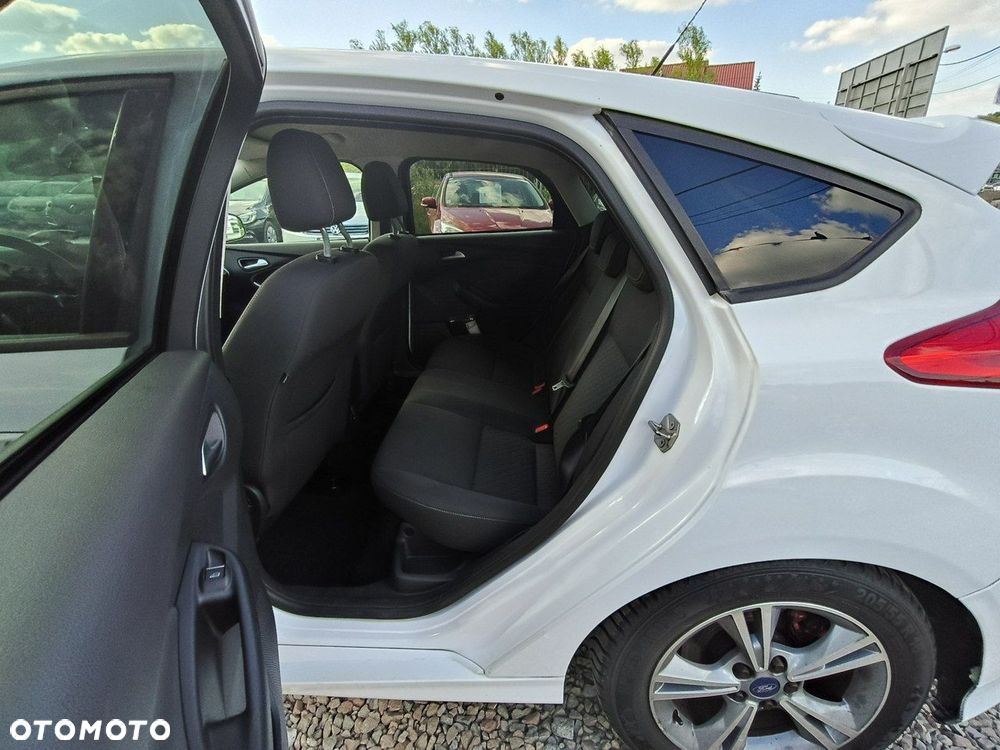 Ford Focus Turnier 1.0 EcoBoost Start-Stopp-System Ambiente - 17