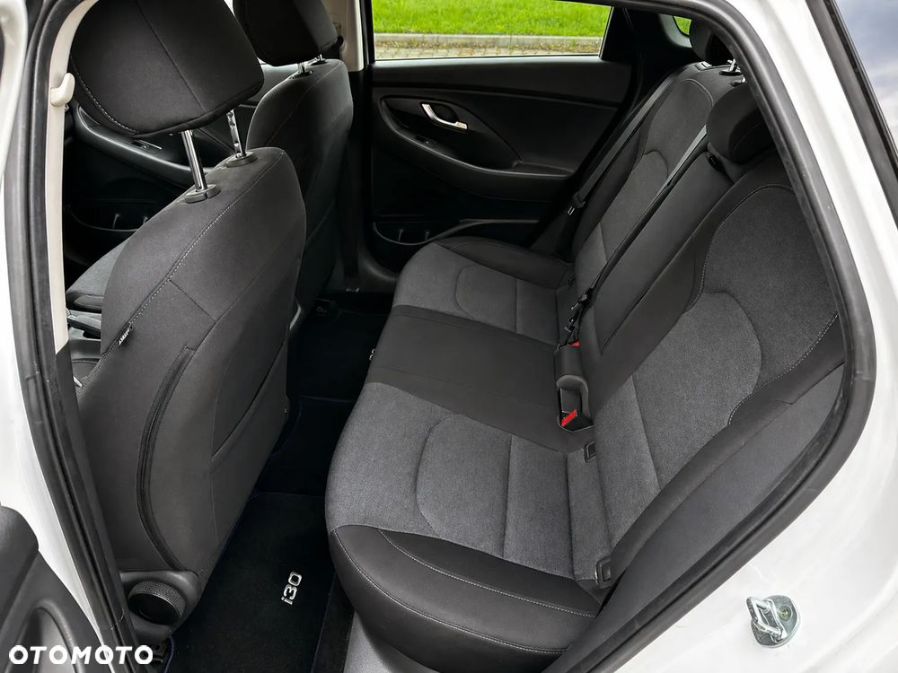 Hyundai i30 - 23