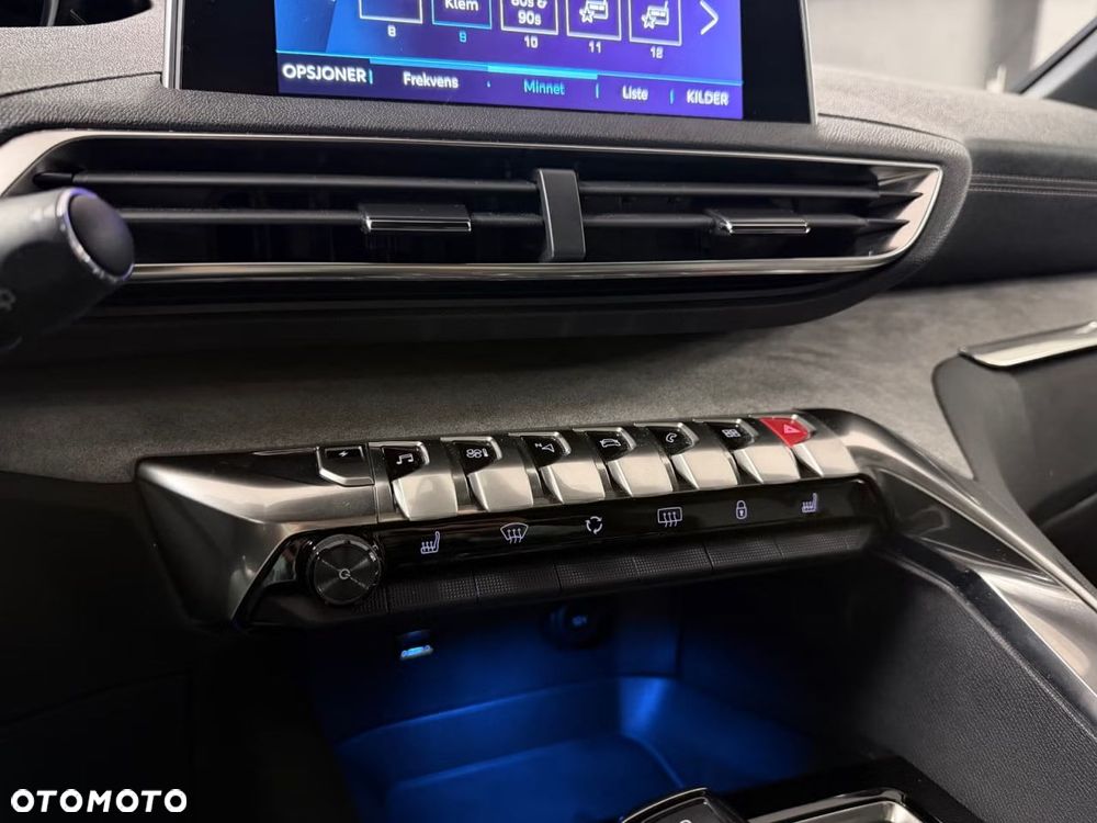 Peugeot 3008 1.6 PureTech Hybrid4 PHEV GT S&S EAT8 - 31