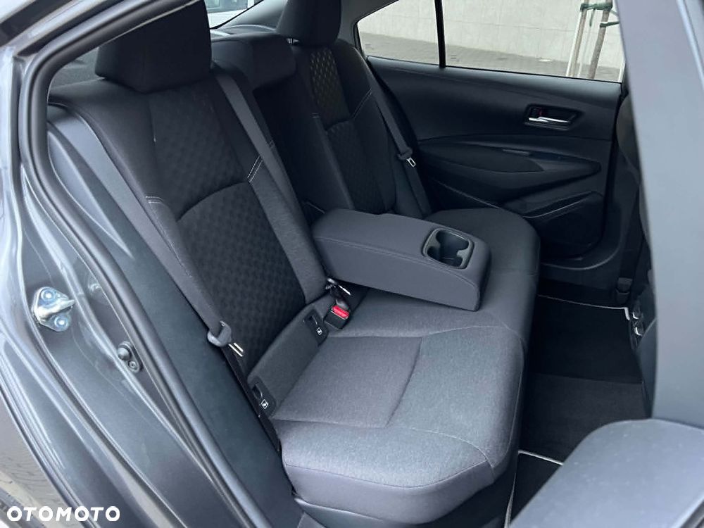 Toyota Corolla 1.8 Hybrid Executive - 26