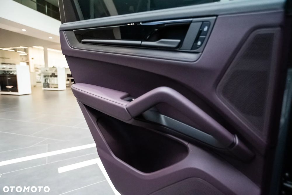 Porsche Cayenne S E-Hybrid PHEV Black Edition - 31