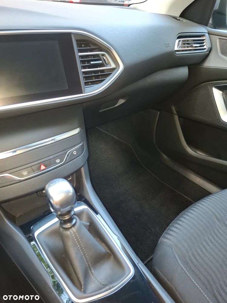 Peugeot 308 1.6 THP Active - 12