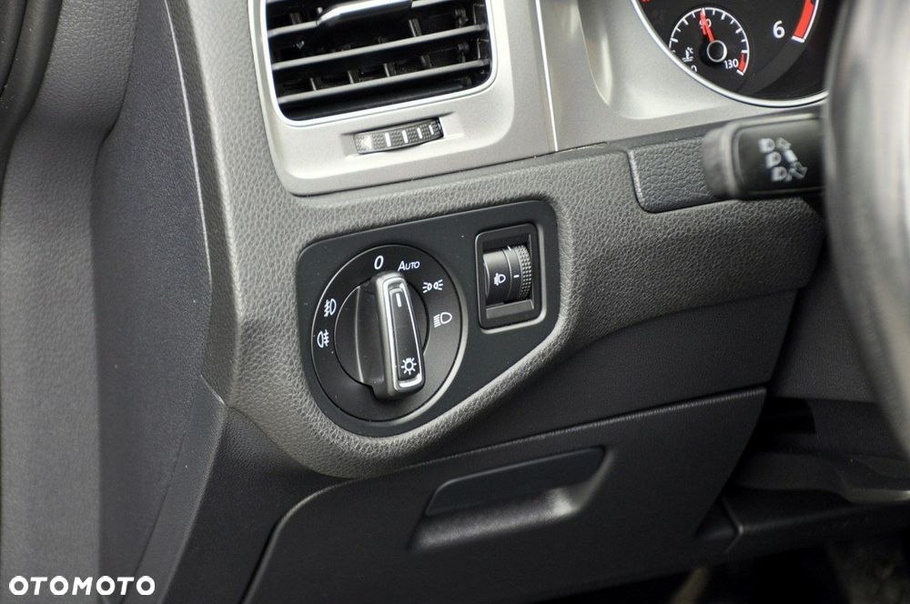 Volkswagen Golf - 37