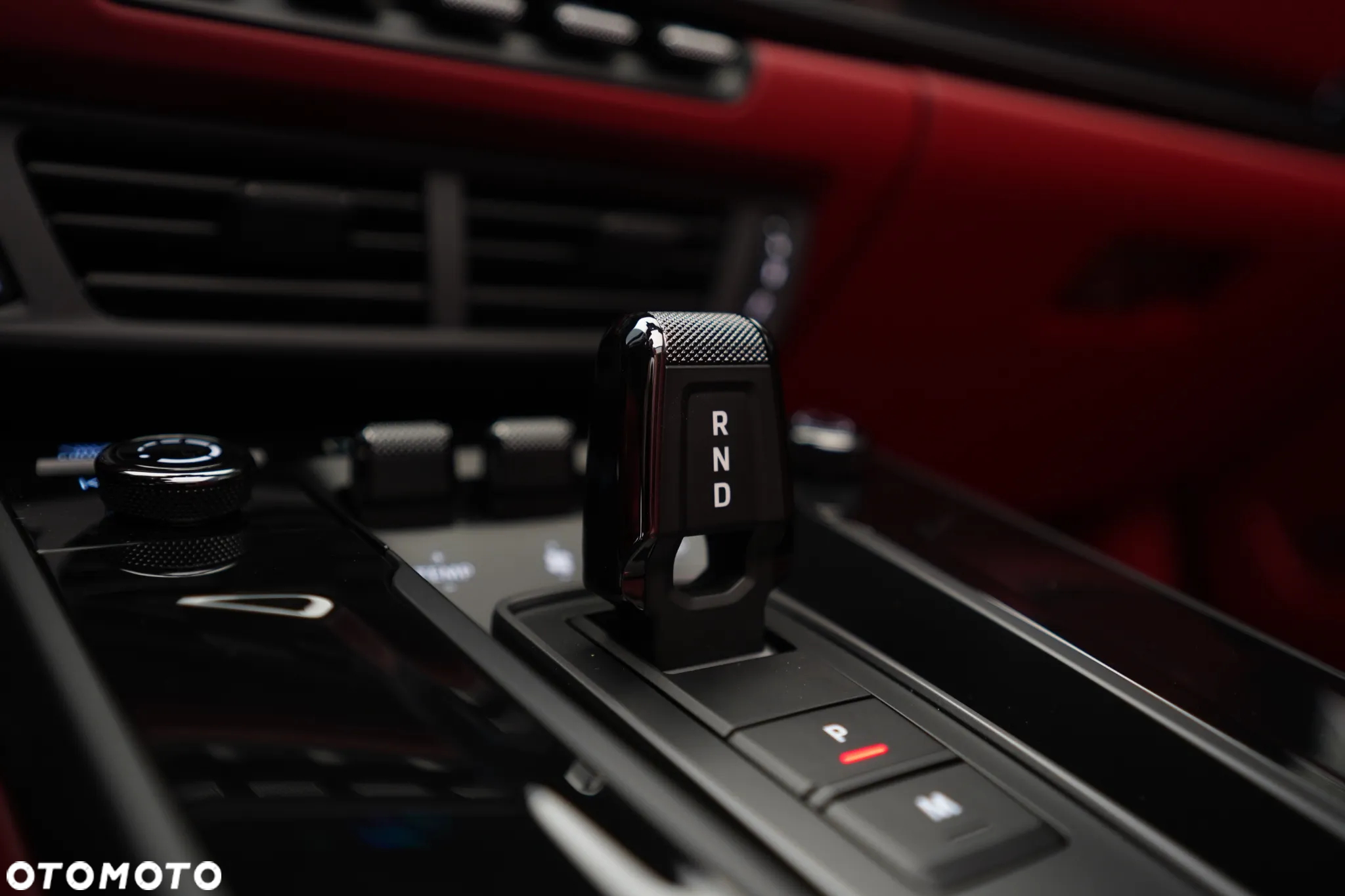 Porsche 911 Carrera T-Hybrid GTS Cabrio - 17
