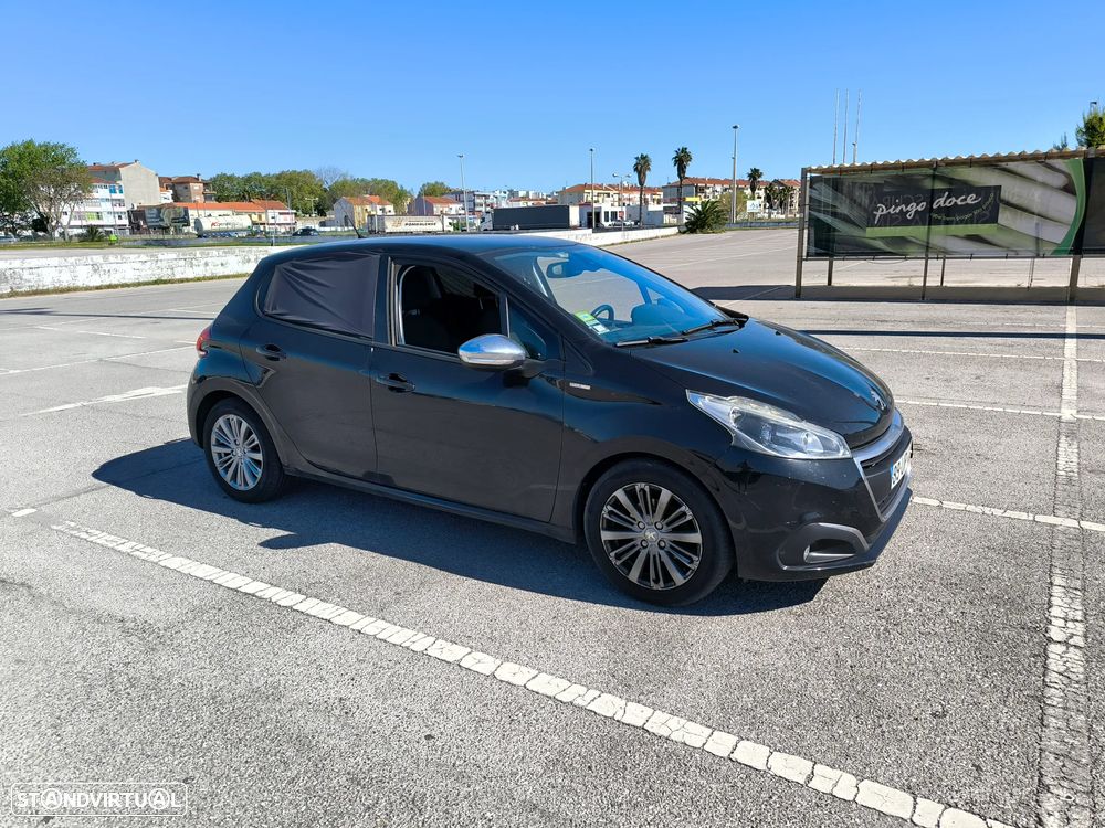 Peugeot 208 1.6 BlueHDi Style - 4