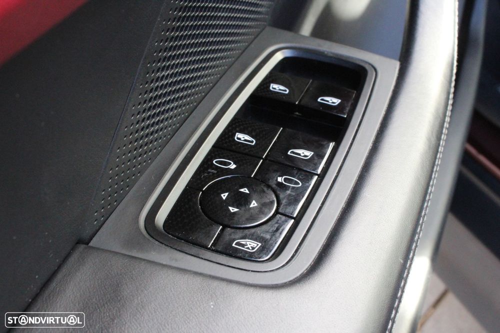 Porsche Taycan 4S - 41