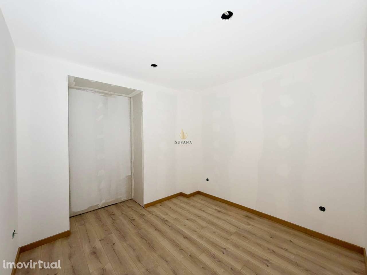 Apartamento T1+1 Venda em Cavernães,Viseu - Grande imagem: 5/9