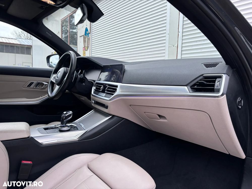 BMW Seria 3 320i Aut. M Sport - 31