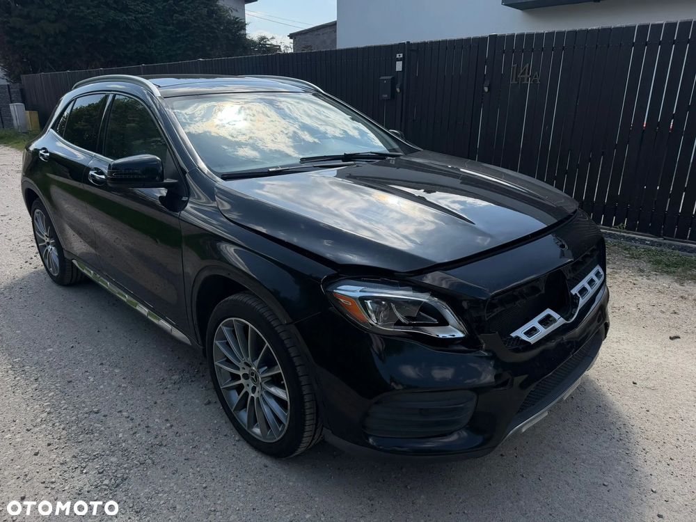 Mercedes-Benz GLA 250 4Matic 8G-DCT AMG Line - 2