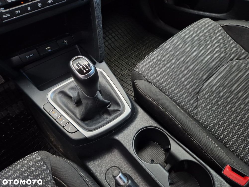 Kia XCeed 1.5 T-GDI M - 16
