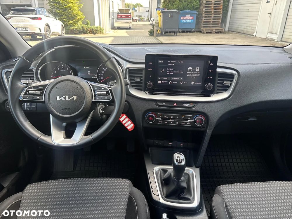 Kia Ceed 1.5 T-GDI M - 13