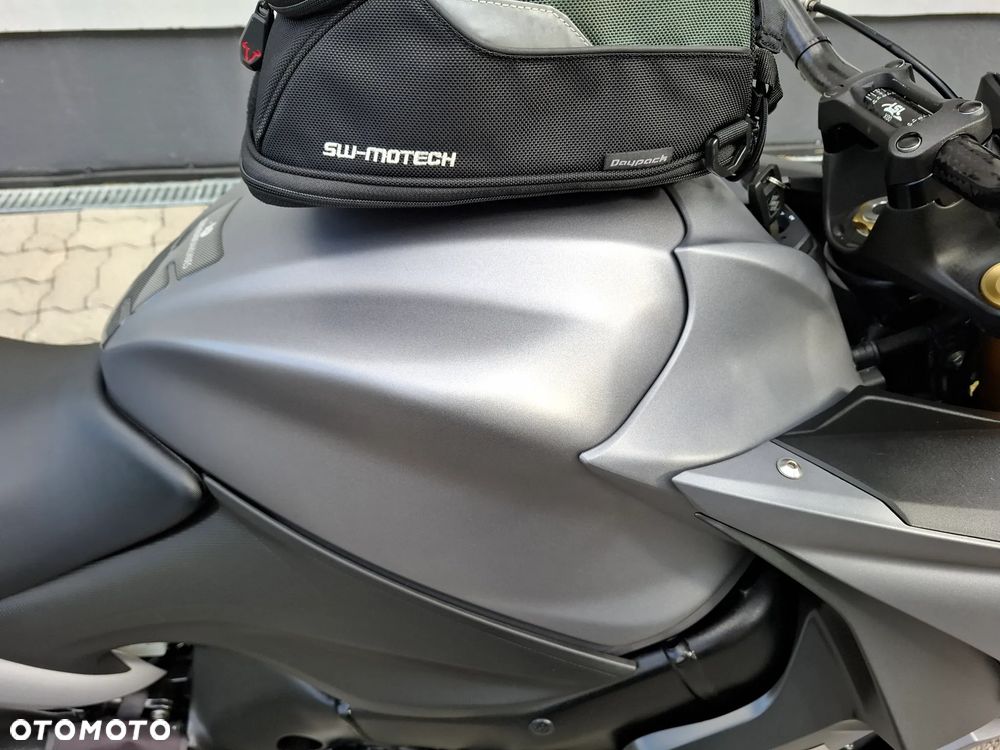 Suzuki GSX 1000 - 19