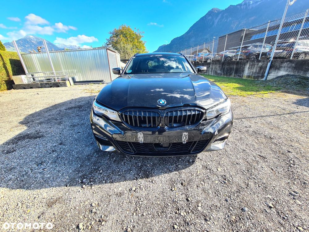 BMW Seria 3 330e xDrive M Sport - 4