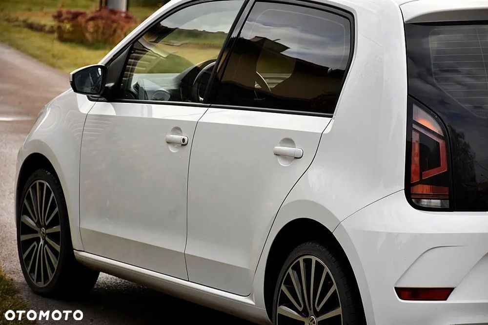 Volkswagen up! 1.0 high - 12