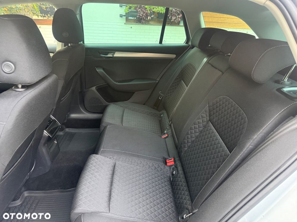 Skoda Superb 1.5 TSI Ambition DSG - 20