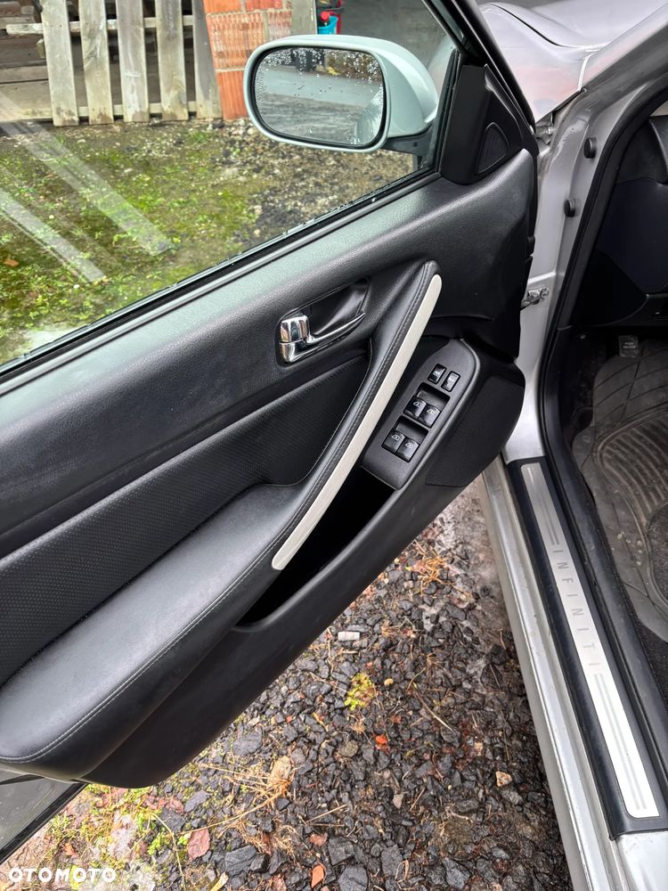 Infiniti G 3.5 AWD - 5