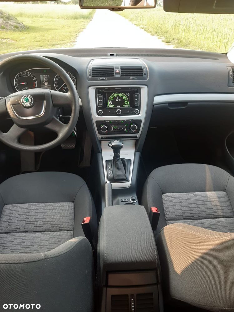 Skoda Octavia 1.6 TDI DPF DSG Elegance - 9