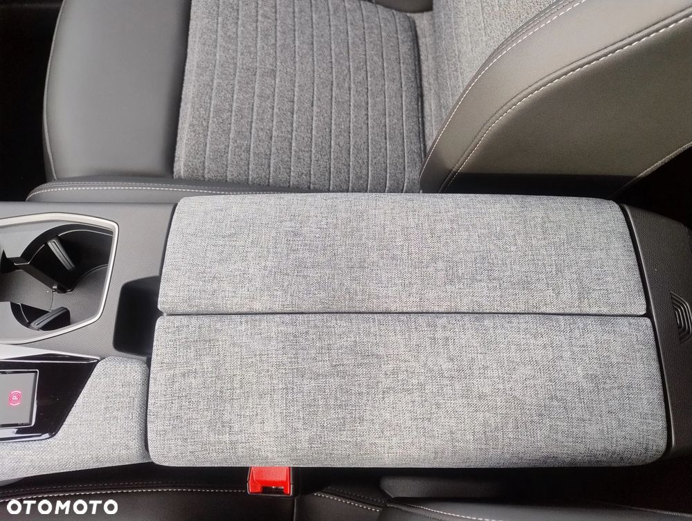 Peugeot 3008 1.2 PureTech mHEV Allure e-DCS6 - 17