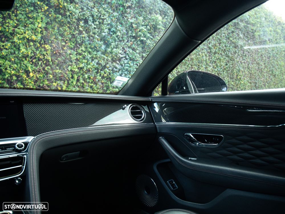 Bentley Flying Spur Hybrid - 38