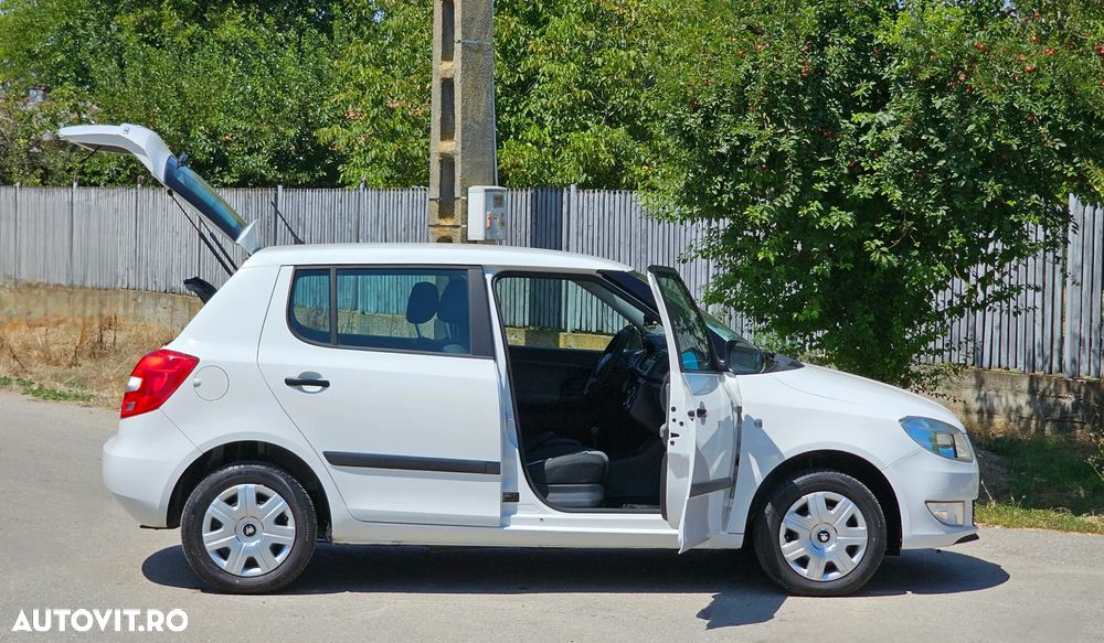 Skoda Fabia 1.2 HTP Fresh - 11