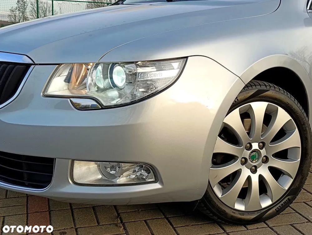 Skoda Superb 2.0 TDI DSG Exclusive - 25