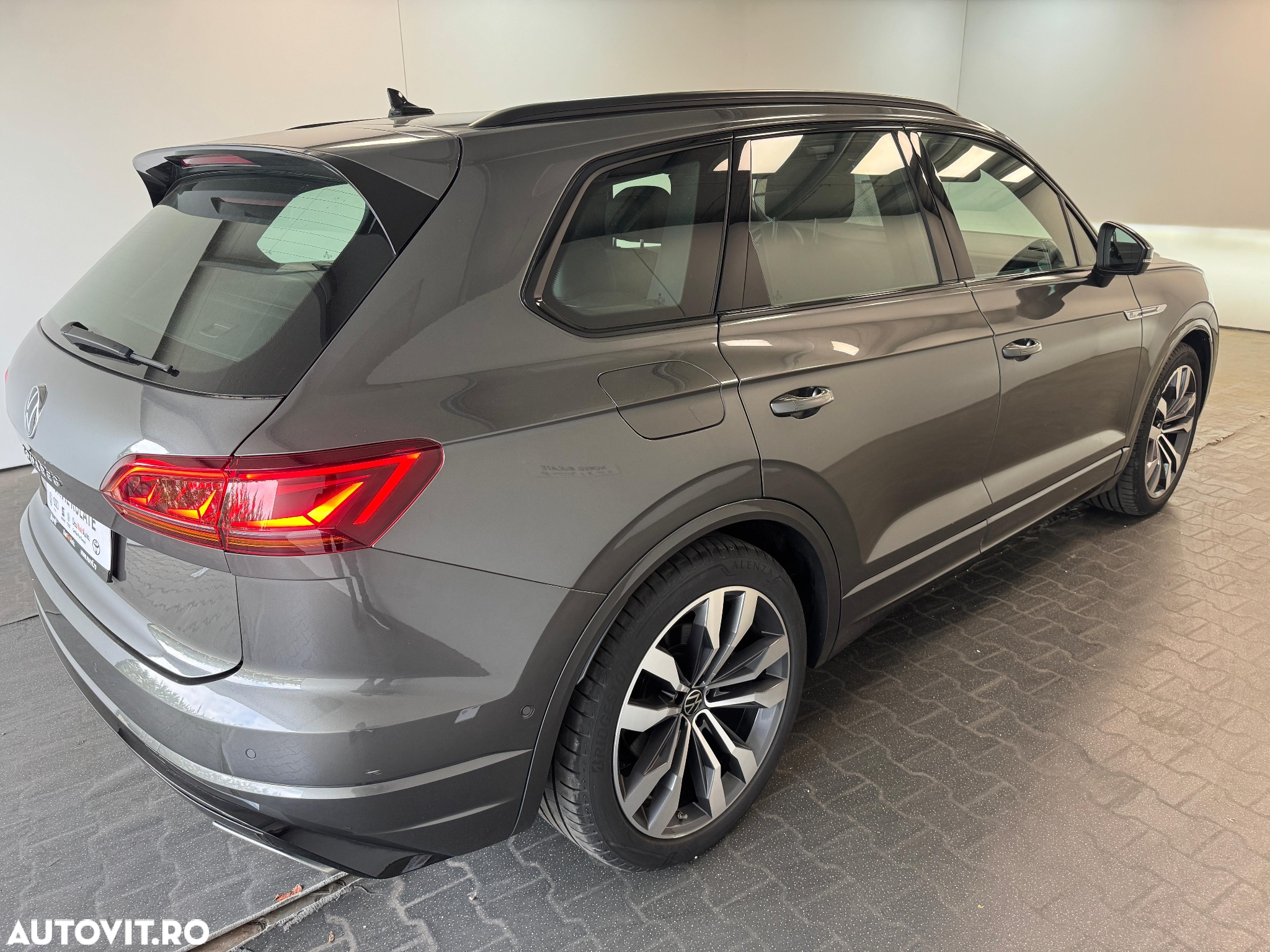 Volkswagen Touareg 3.0 V6 TDI 4Motion DPF Automatik R-Line - 26