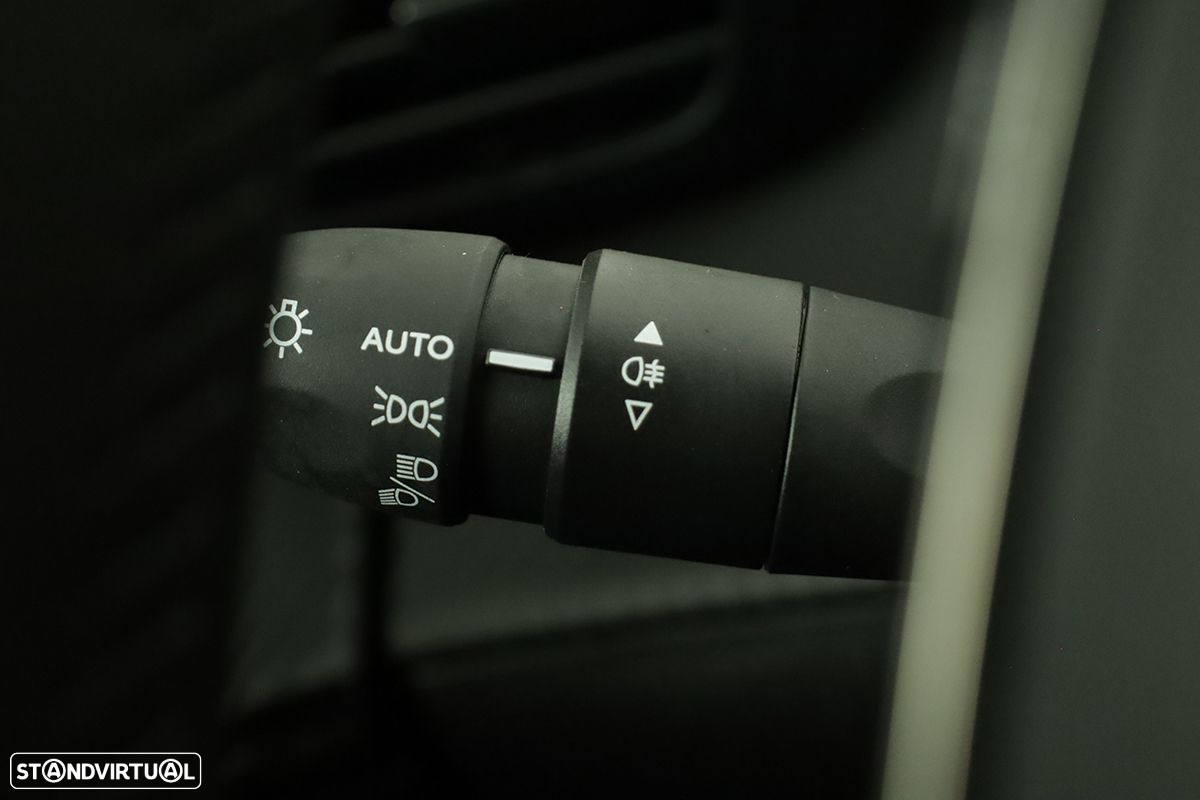 Peugeot 2008 1.2 PureTech Allure - 18