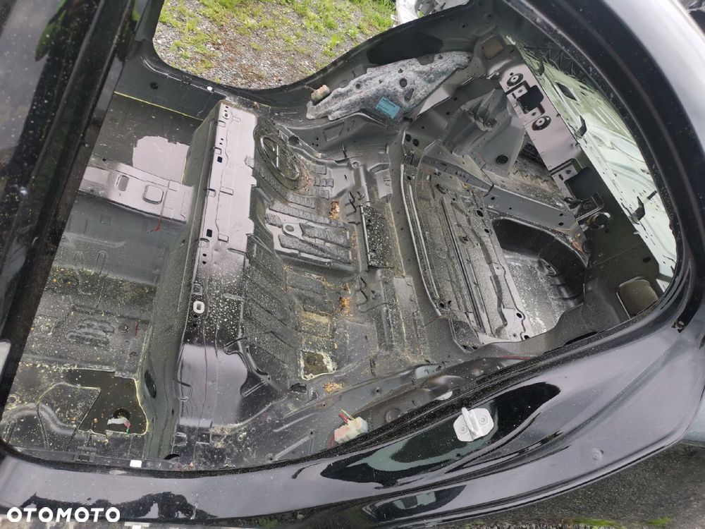 MERCEDES W205 C300 SEDAN CALA KAROSERIA CWIARTKA PRZOD BLOTNIK WANNA PAS - 4
