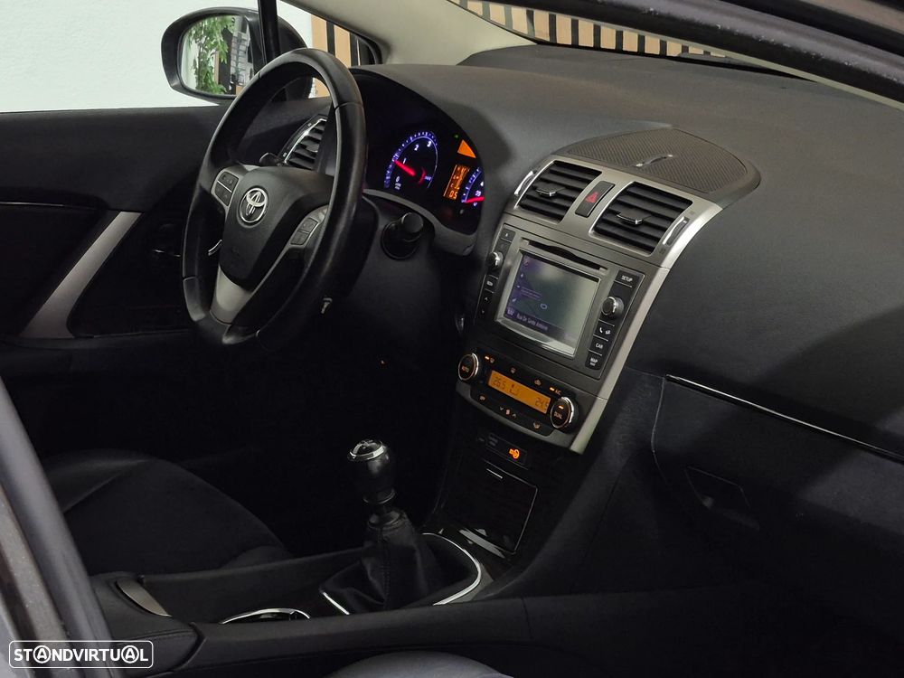 Toyota Avensis SW 2.0 D-4D Exclusive +GPS - 17