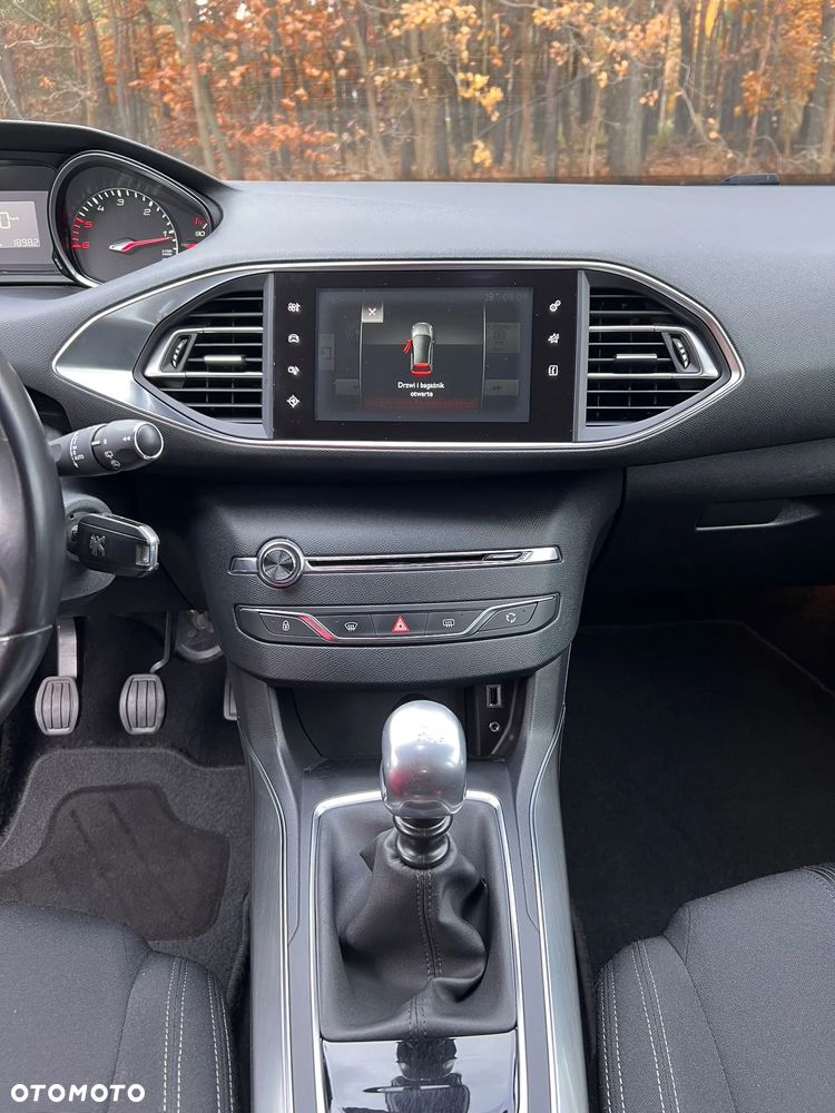 Peugeot 308 1.6 e-HDi Allure S&S - 10