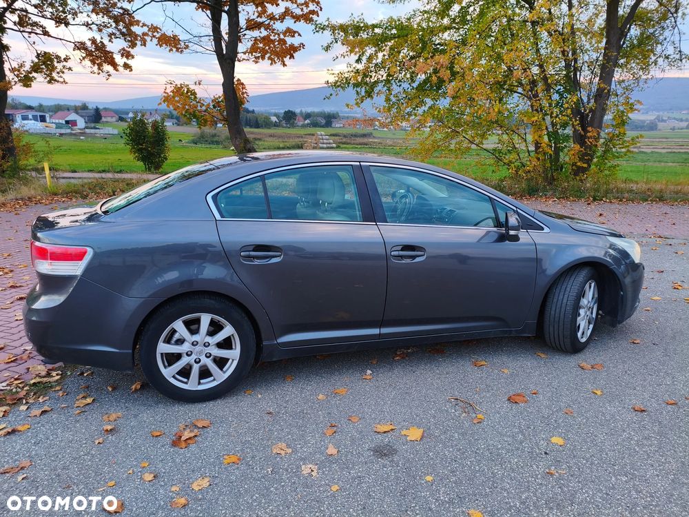 Toyota Avensis - 5