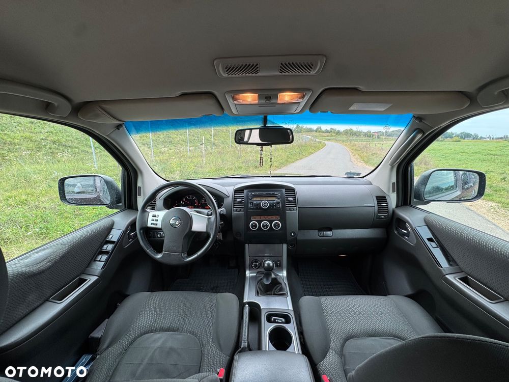 Nissan Pathfinder 2.5 D SE - 6