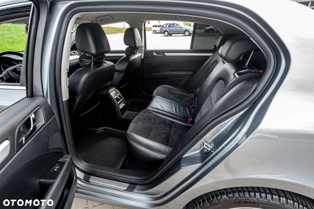 Skoda Superb 2.0 TDI Family DSG - 20