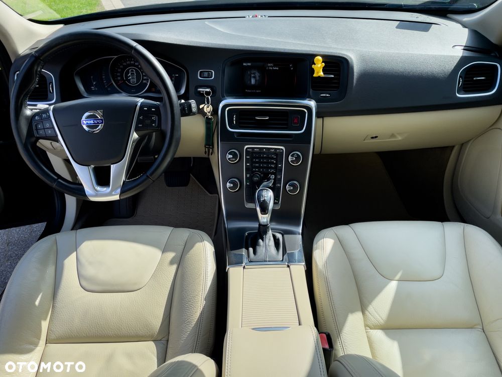 Volvo V60 D3 Momentum - 29