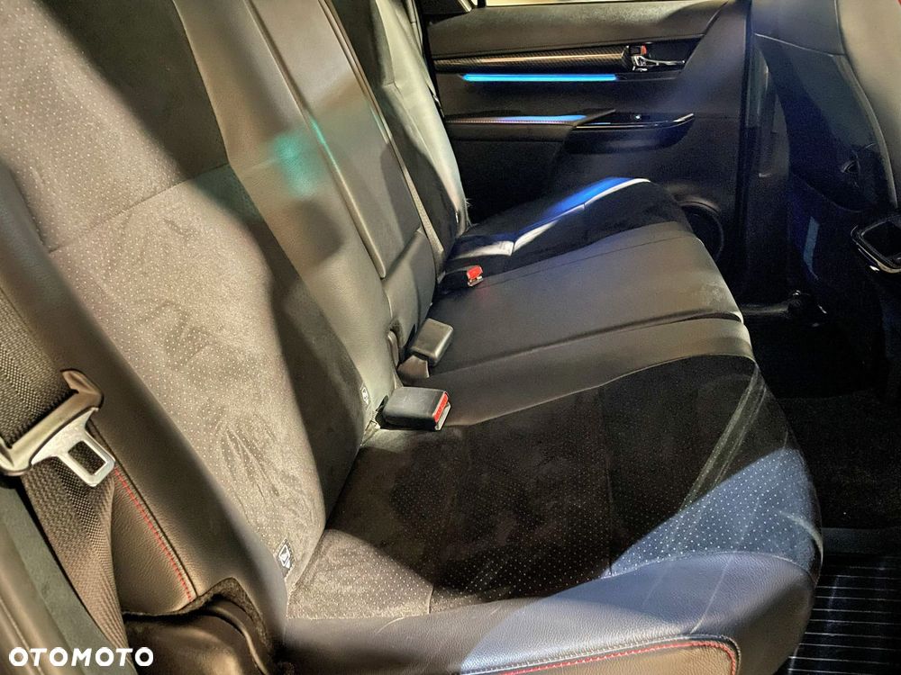 Toyota Hilux 2.8 D-4D Double Cab GR Sport 4x4 - 10