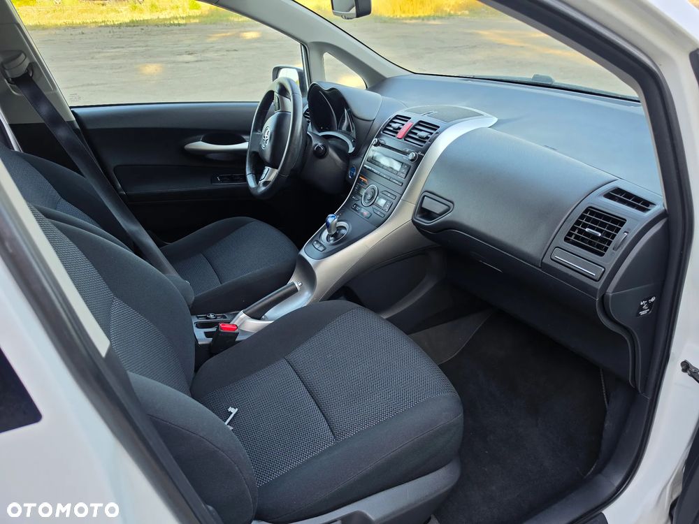 Toyota Auris - 29