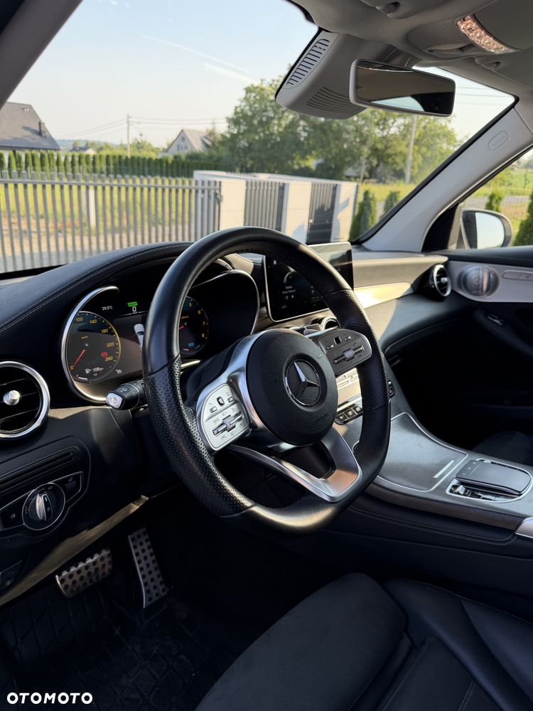 Mercedes-Benz GLC - 33