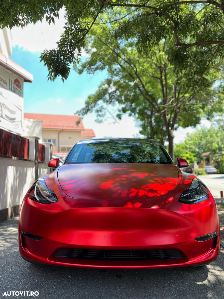 Tesla Model Y - 1