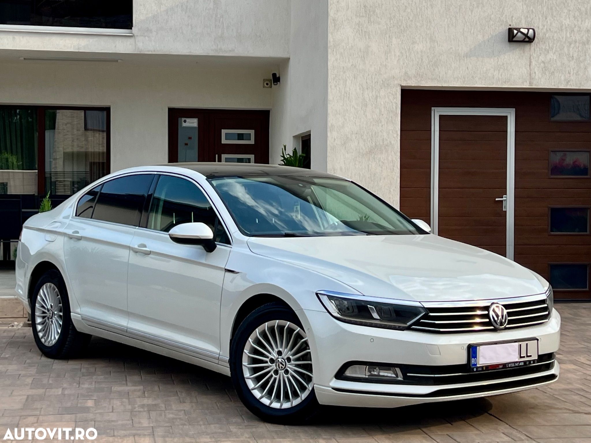 Volkswagen Passat 1.6 TDI (BlueMotion Technology) DSG Comfortline - 1