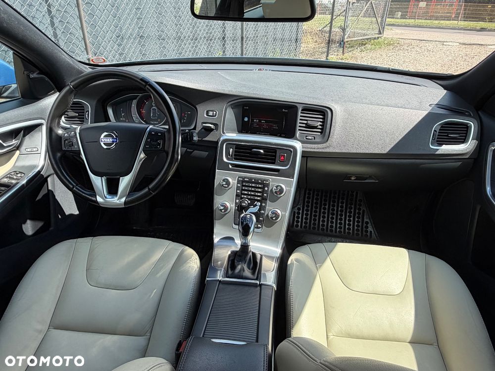 Volvo V60 D4 Drive-E Momentum - 9