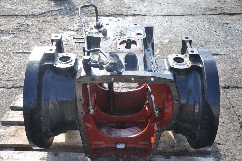 OBUDOWA MOSTU TYŁ DEUTZ FAHR SAME 6175.4C