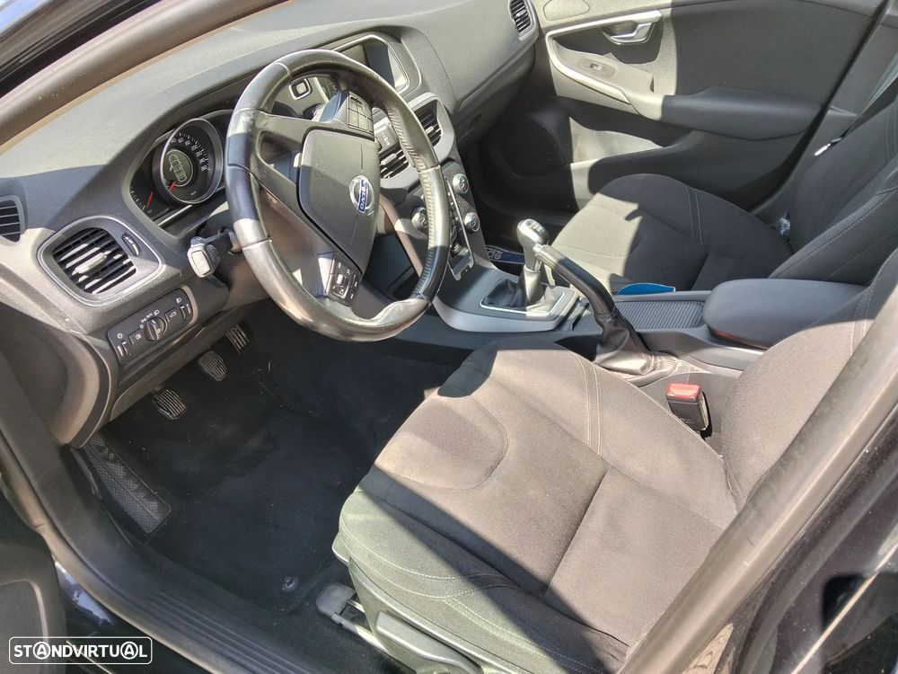 Volvo V40 D2 Kinetic - 6