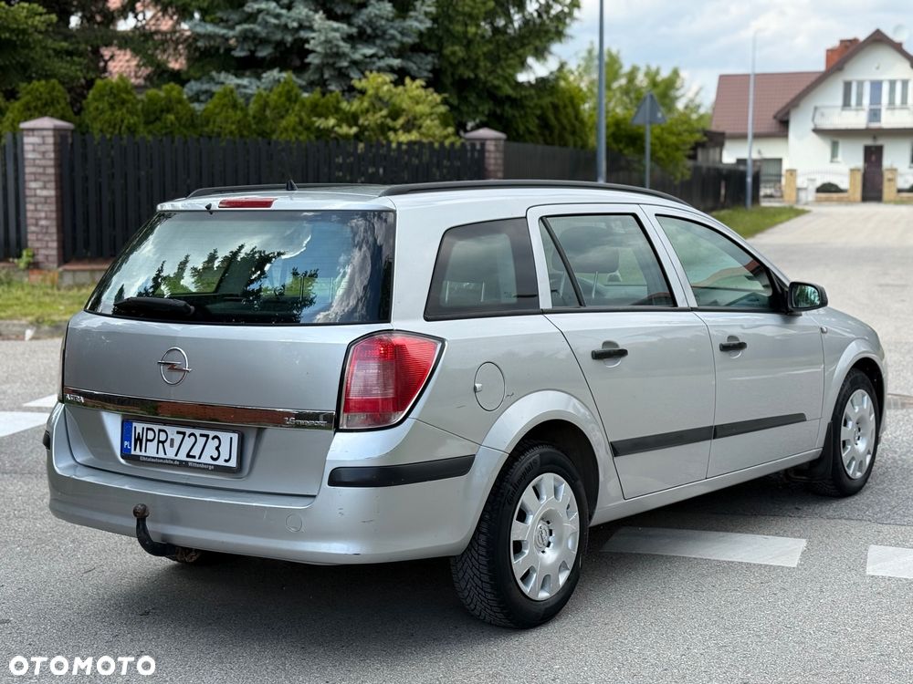 Opel Astra 1.6 Caravan - 11