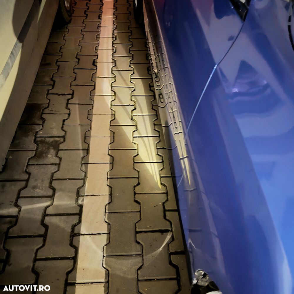 BMW Seria 3 330i AT - 26