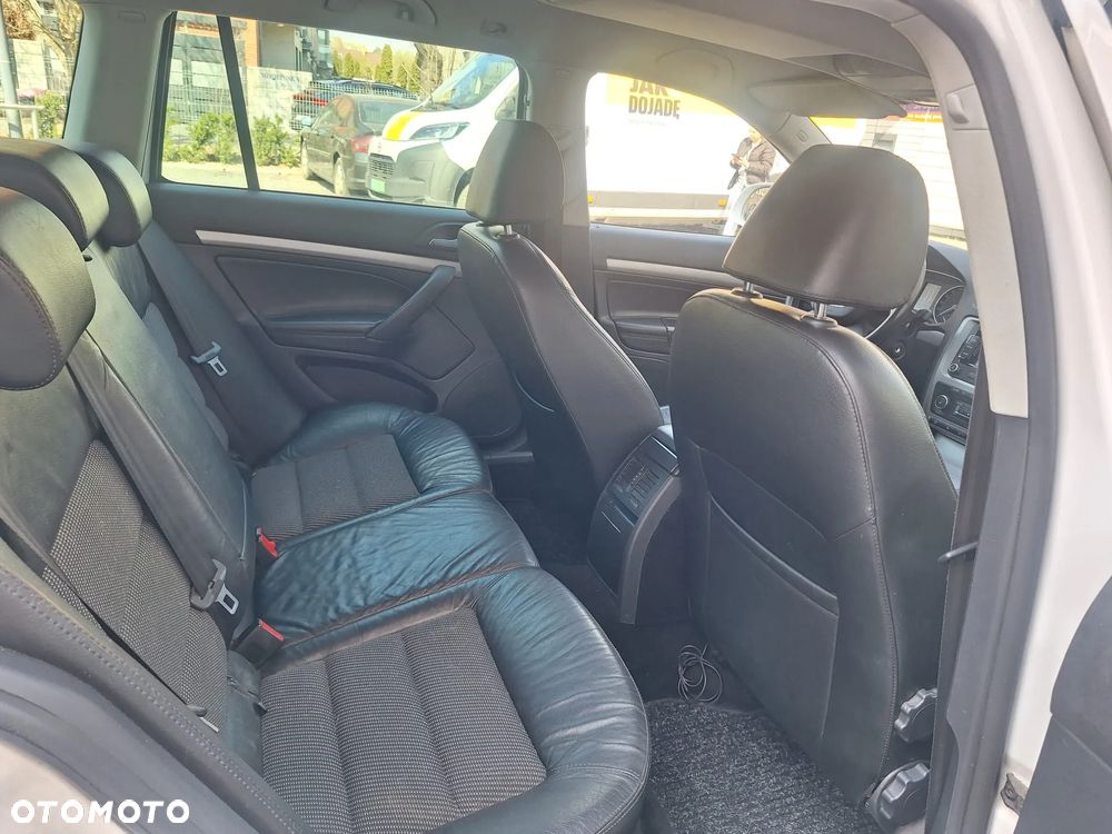 Skoda Octavia 1.8 TSI IMPULS EDITION 4x4 - 22