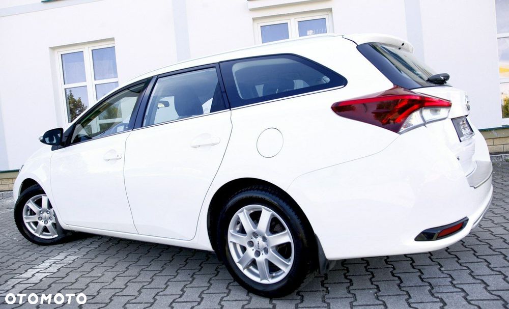 Toyota Auris - 25