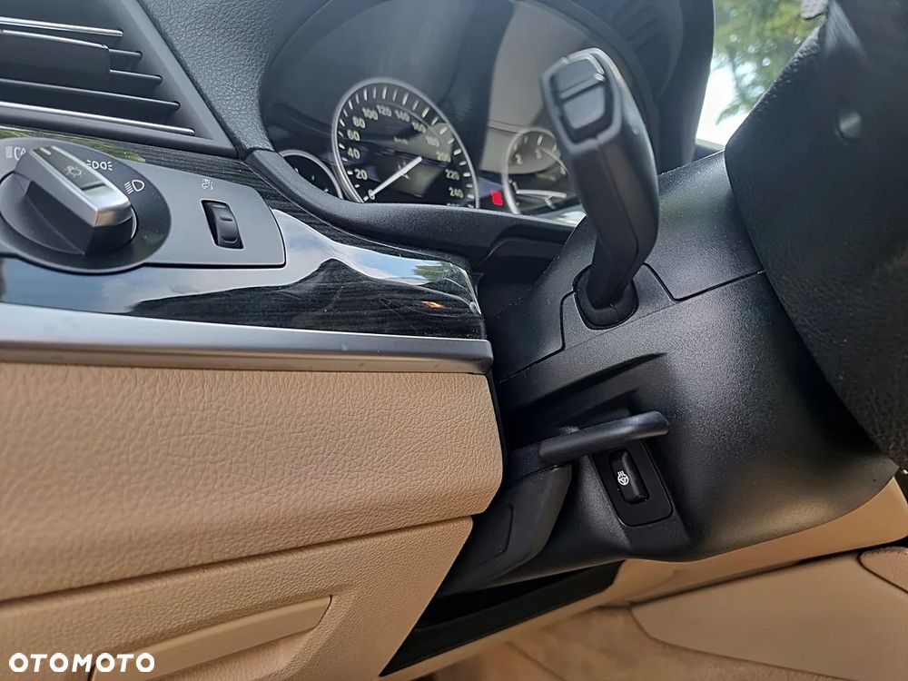 BMW Seria 5 520d Luxury Line sport - 25