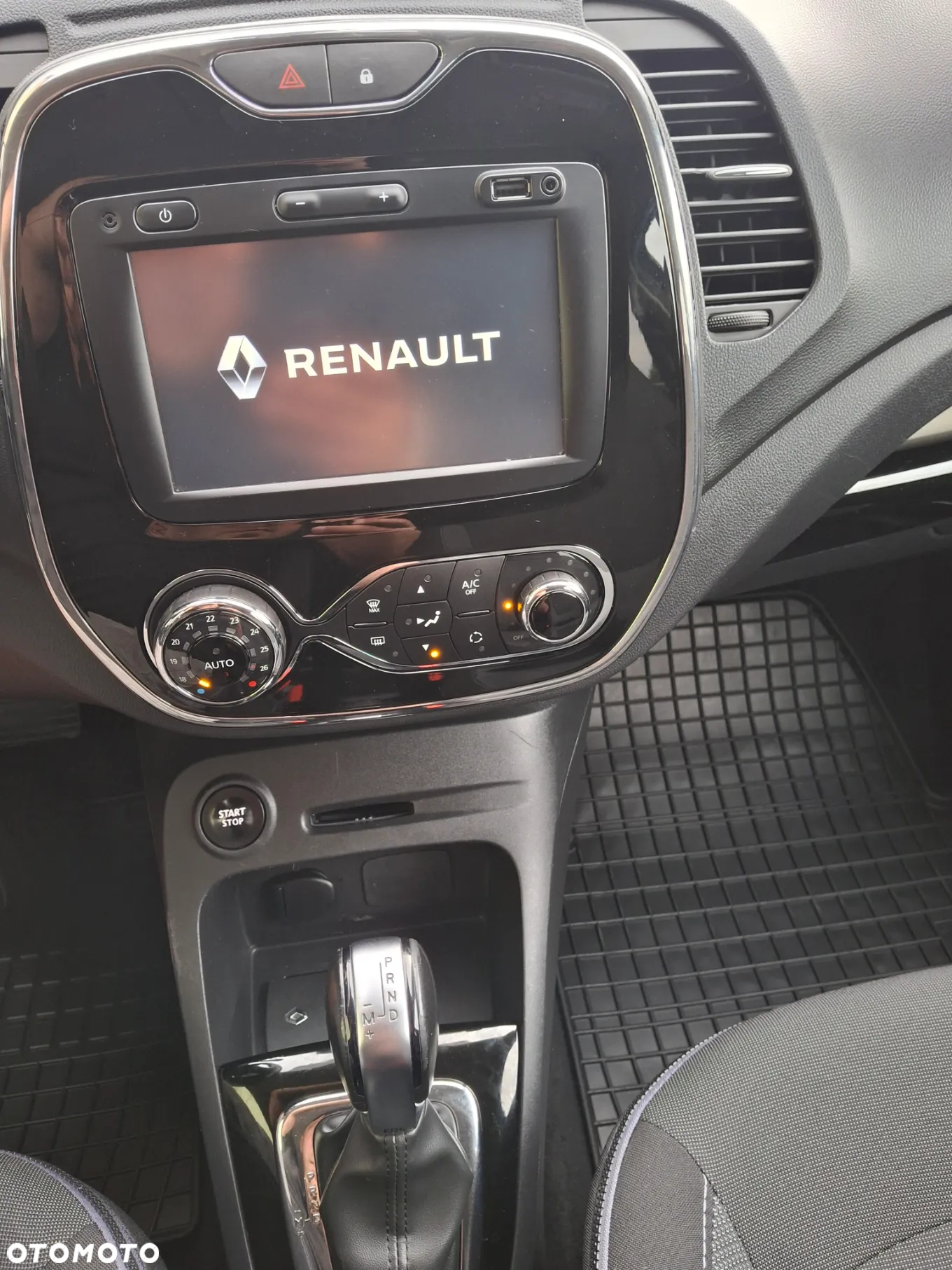 Renault Captur 1.2 Energy TCe Initiale Paris EDC - 29