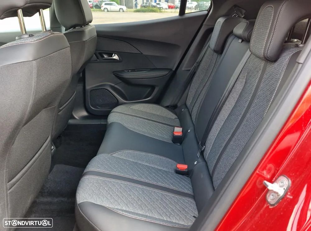 Peugeot 2008 PureTech 130 EAT8 Allure - 7